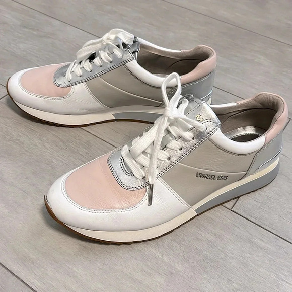 HOST PICK 🌸NWOT MICHAEL KORS Taupe Pink Silver Leather Sneaker Shoe, Size 9 - Picture 1 of 13